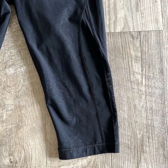 Lole Black Run Capri. - Picture 6 of 13